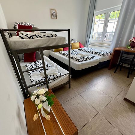 Hotel Moji 3 Landhaus Koeln 린들라 외부 사진