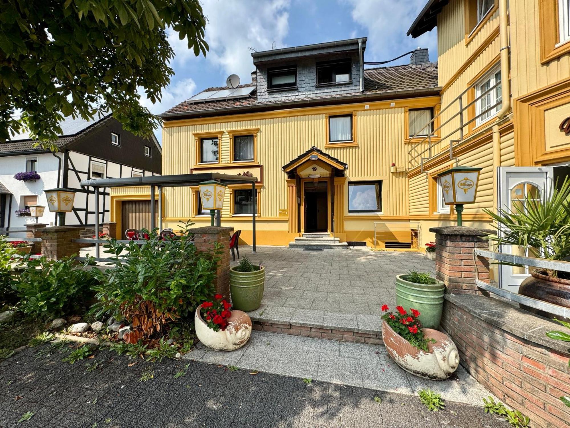Hotel Moji 3 Landhaus Koeln 린들라 외부 사진