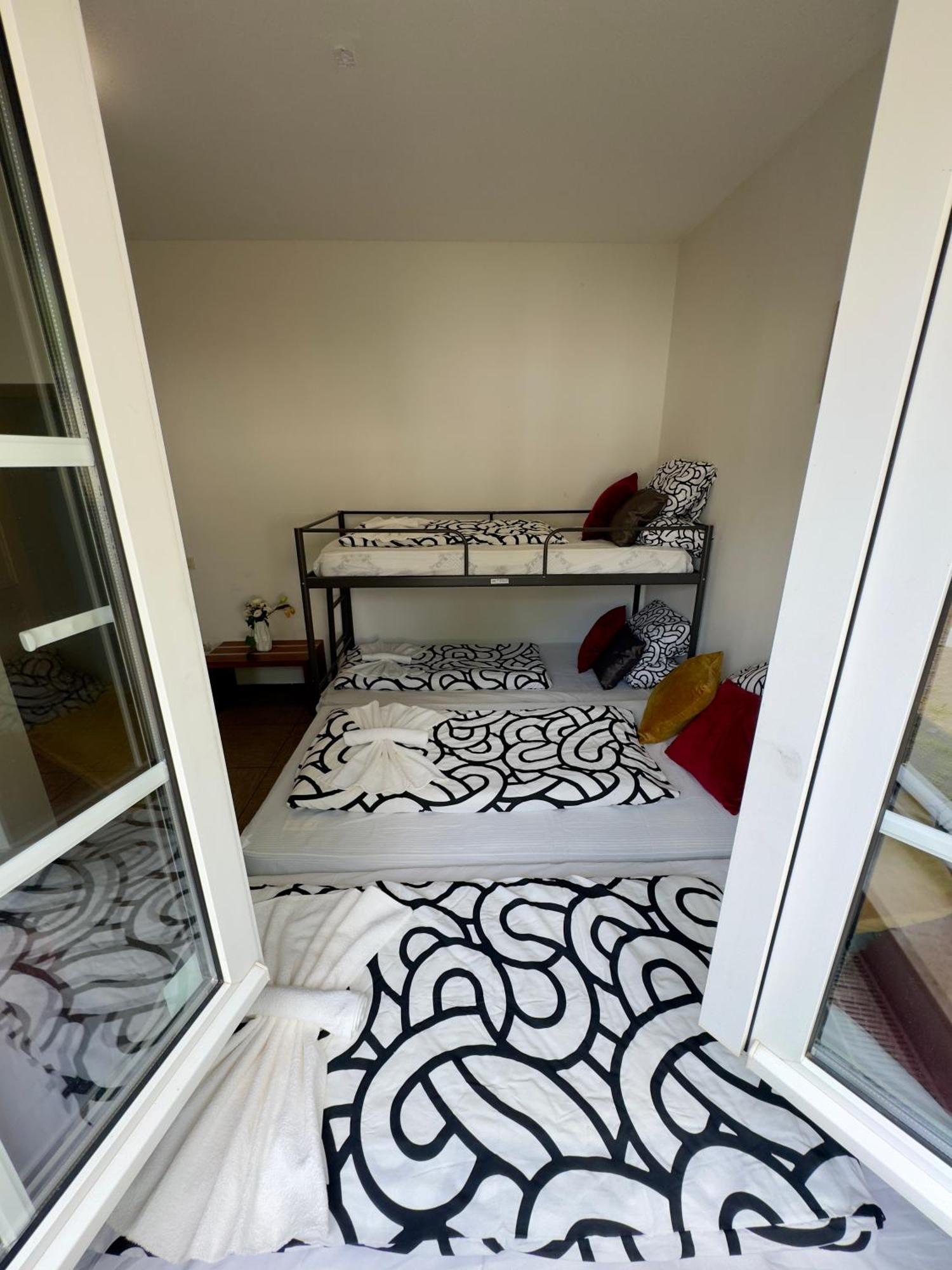 Hotel Moji 3 Landhaus Koeln 린들라 외부 사진