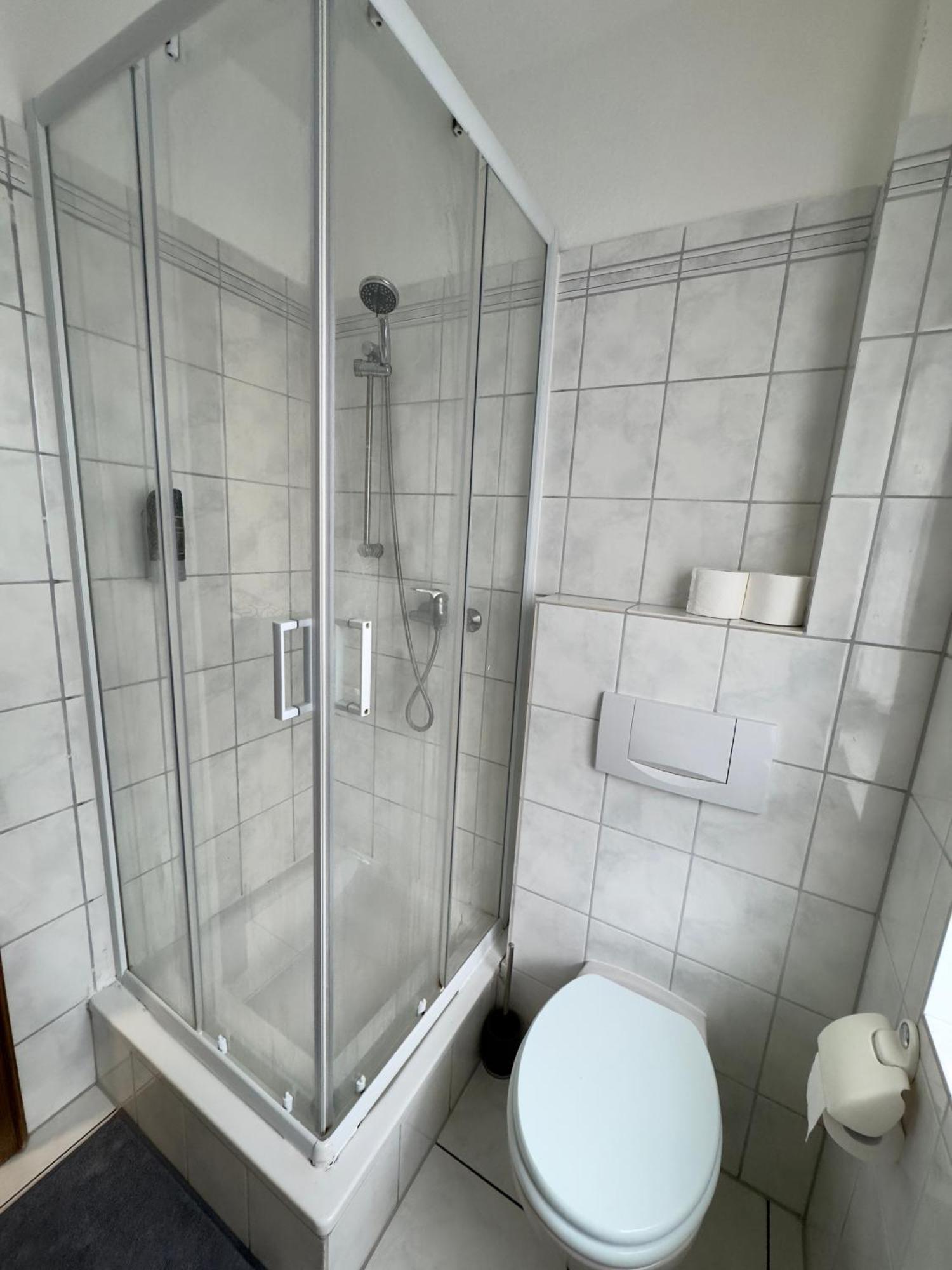 Hotel Moji 3 Landhaus Koeln 린들라 외부 사진